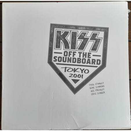 KISS – Off The Soundboard:Tokyo 2001 (ön kapak)